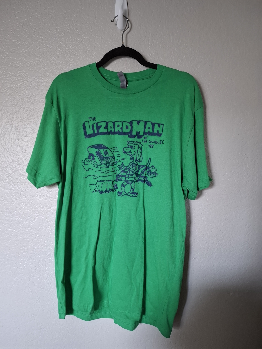 Next Level Apparel Green Lizard Man Graphic Tee Large